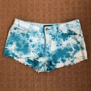 Forever 21 (low rise) tidal wave shorts size: 29
